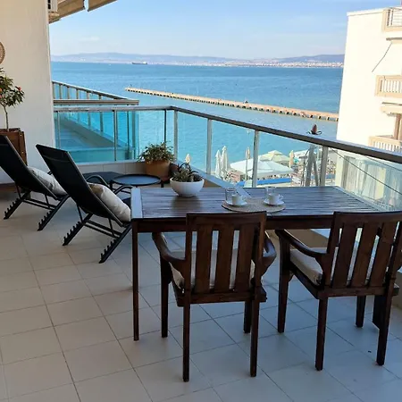 The Optimal View 2 Bedroom Seaview Апартамент Peraía