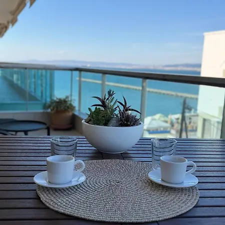 The Optimal View 2 Bedroom Seaview * Peraía