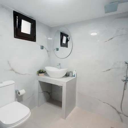 The Optimal View 2 Bedroom Seaview Апартамент Peraía